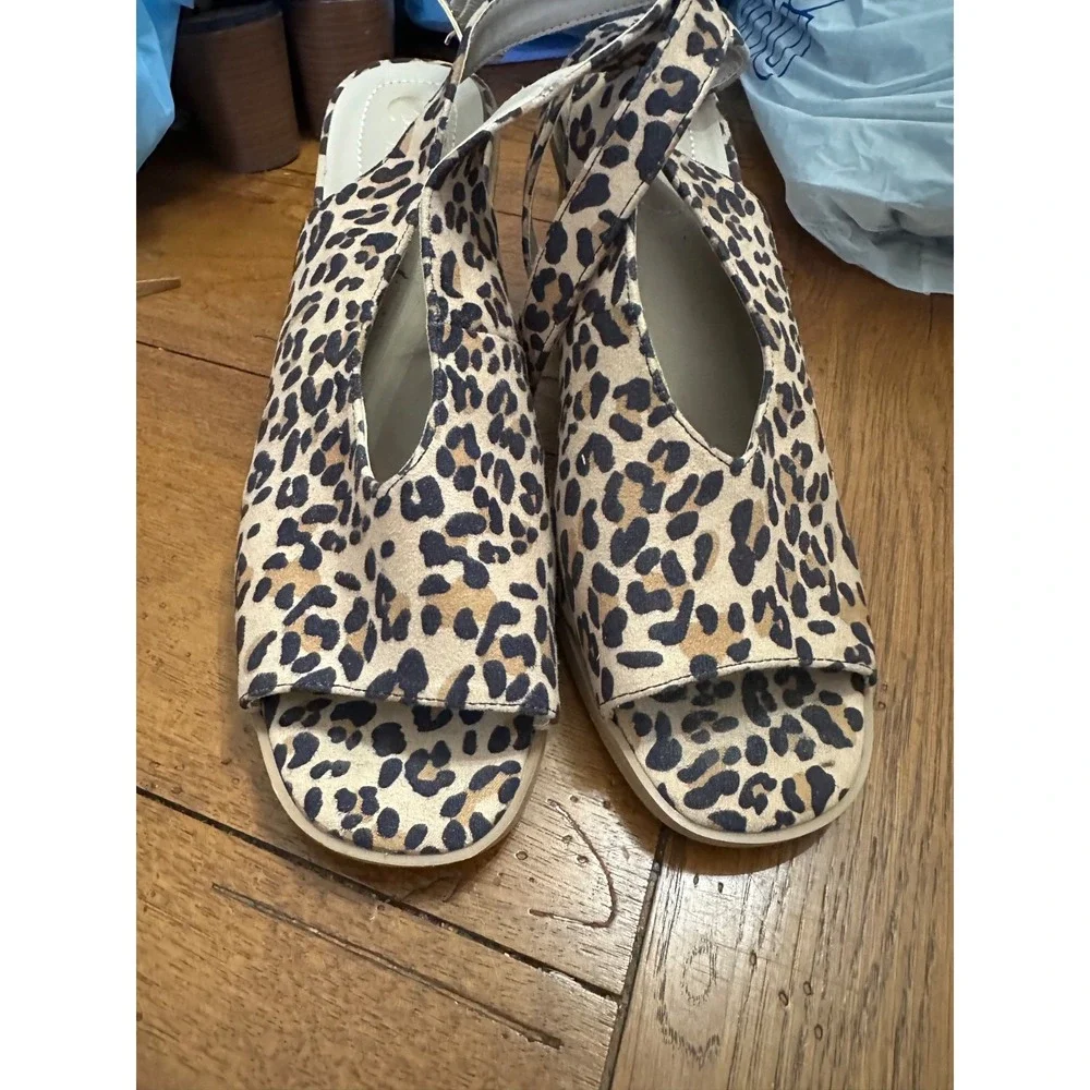 c comfort est 1946 leopard print sandals‎ 11